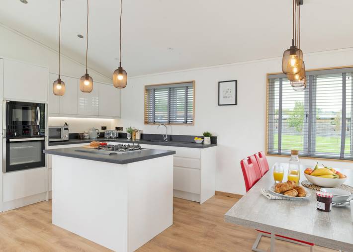 Elite Plus Lodge 3 in Greenham, Berkshire