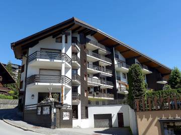 Location de vacances pour 4 personnes, avec balcon à Ollon