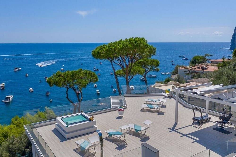An Amalfi Coast Vacation Rental Where Dreams Come True in Naples Province