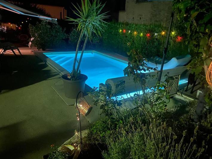 Appartement de vacances pour 2 personnes, avec jardin ainsi que jacuzzi et piscine