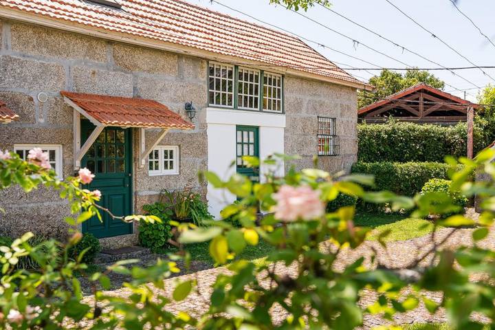 Casa de férias para 4 pessoas, com jardim e vista e ainda piscina em Penafiel
