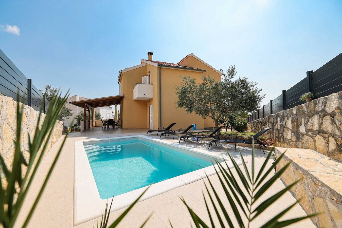 Casa vacanza a Zara a partire da 247€ a notte