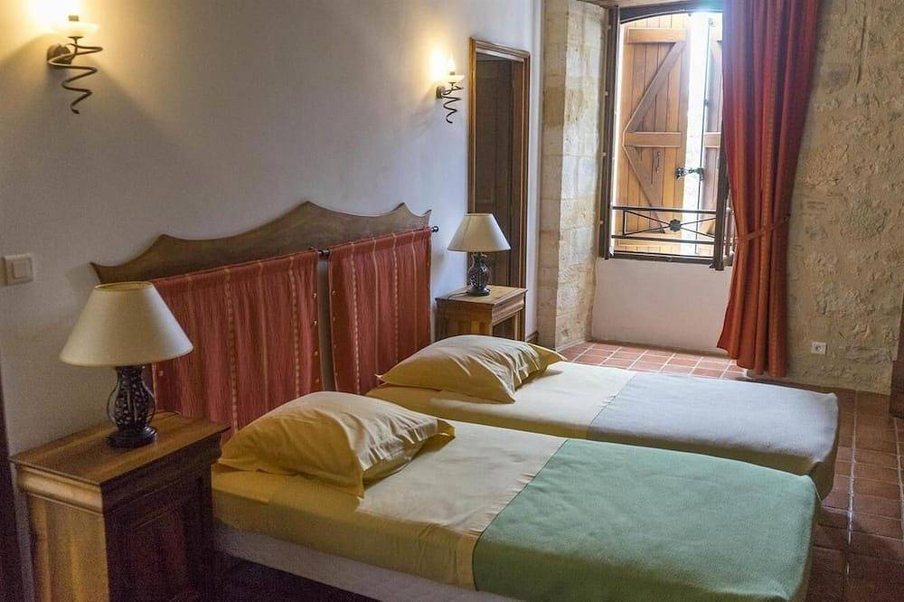 Domaine d'Aymare, 12-person gîte in Le Vigan (Midi-Pyrenees), Lot