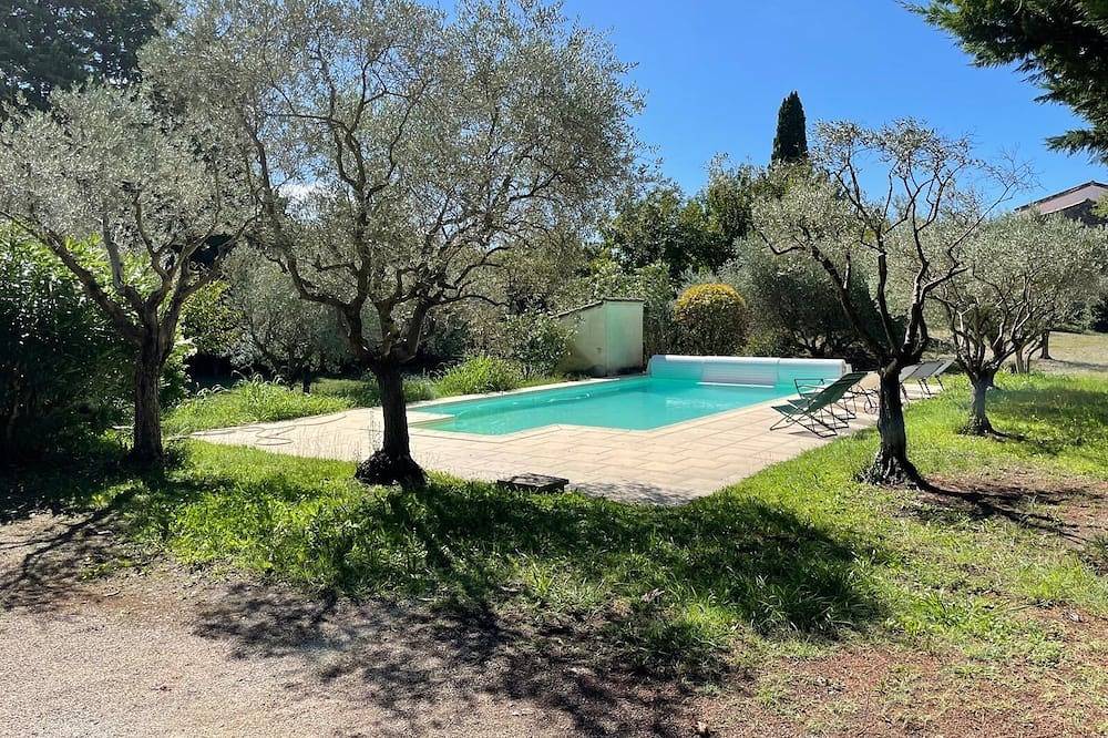 Mas provençal with swimming pool, large garden - near L'Isle-sur-la-Sorgue in Velleron, Vaucluse
