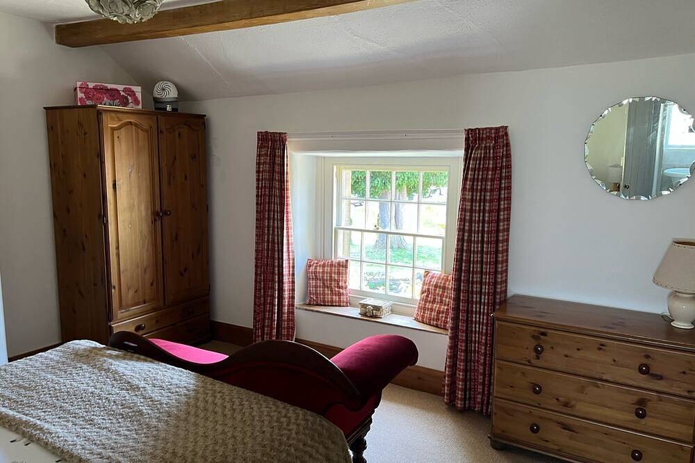 Superbly appointed, Cosy cottage in the heart of the Derbyshire Peak District in Ashford in the Water, Derbyshire