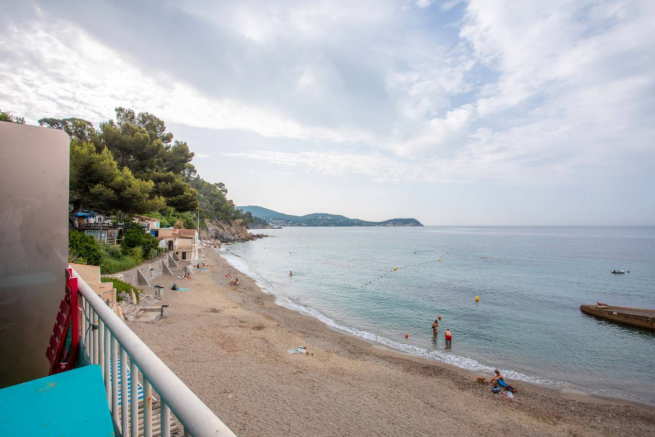 Ganze Wohnung, Ferienwohnung 'Porte Rouge 3' mit Meerblick in Toulon Region