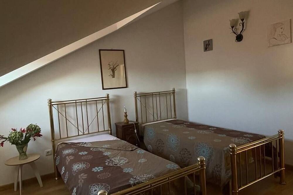 Casa Cruz. in Beira Interior Norte, União de freguesias de Corujeira e Trinta