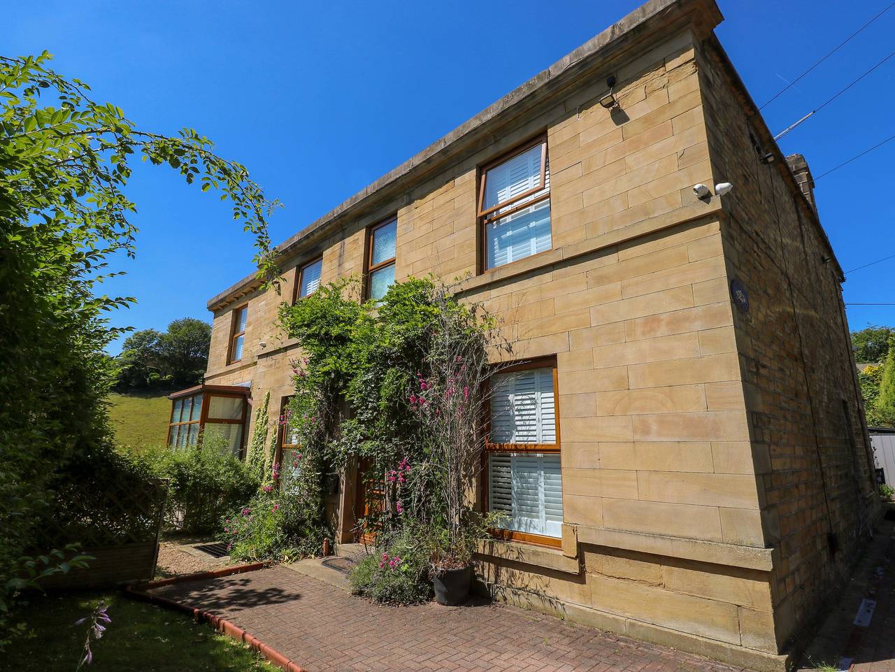 The Old Post Office - Pet Friendly Group Stays in Holmfirth in Holmfirth, West Yorkshire