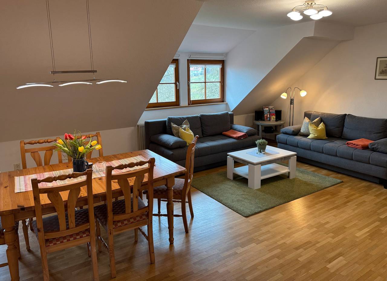 Entire apartment, Holiday Apartment 'Jägerstube' with Shared Terrace, Shared Garden and Wi-Fi in Wilhelmsdorf, Nördlicher Bodensee region
