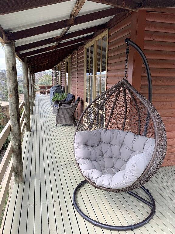 Mansfield Colonial Cabin with Stunning Views in Mansfield (Victoria), Shire of Mansfield