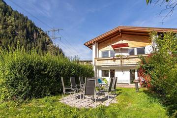 Ferienhaus für 10 Personen, mit Garten, mit Haustier in Mayrhofen