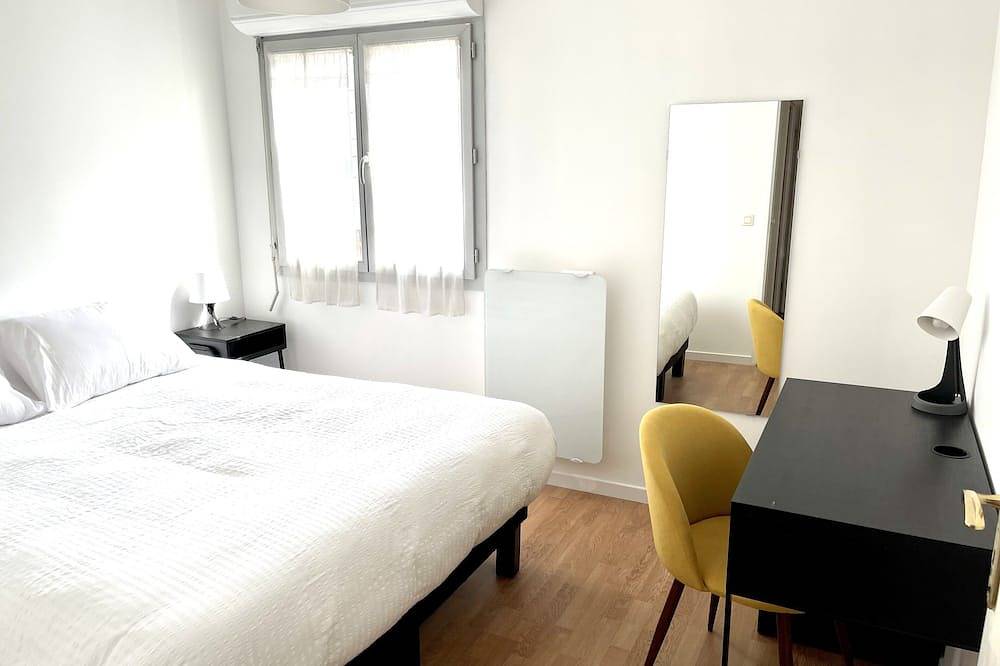 Entire apartment, Superb 3 Rooms facing Massy Tgv / Rer station in Massy, Essonne
