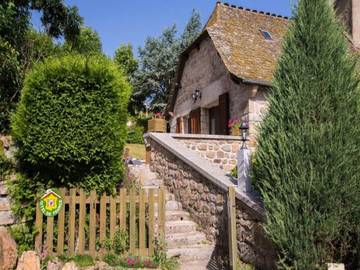 Gîte pour 4 Personnes dans Sainte-Colombe-de-Peyre, L'Aubrac, Photo 4
