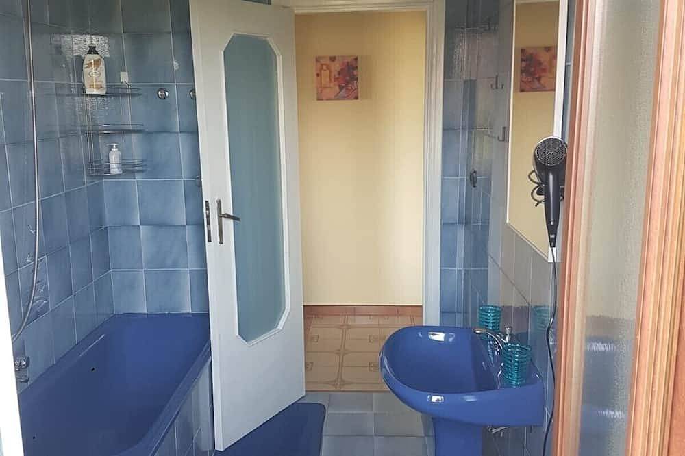 Entire apartment, B&B Villa Colomba in Torre del Greco, Vesuvio National Park
