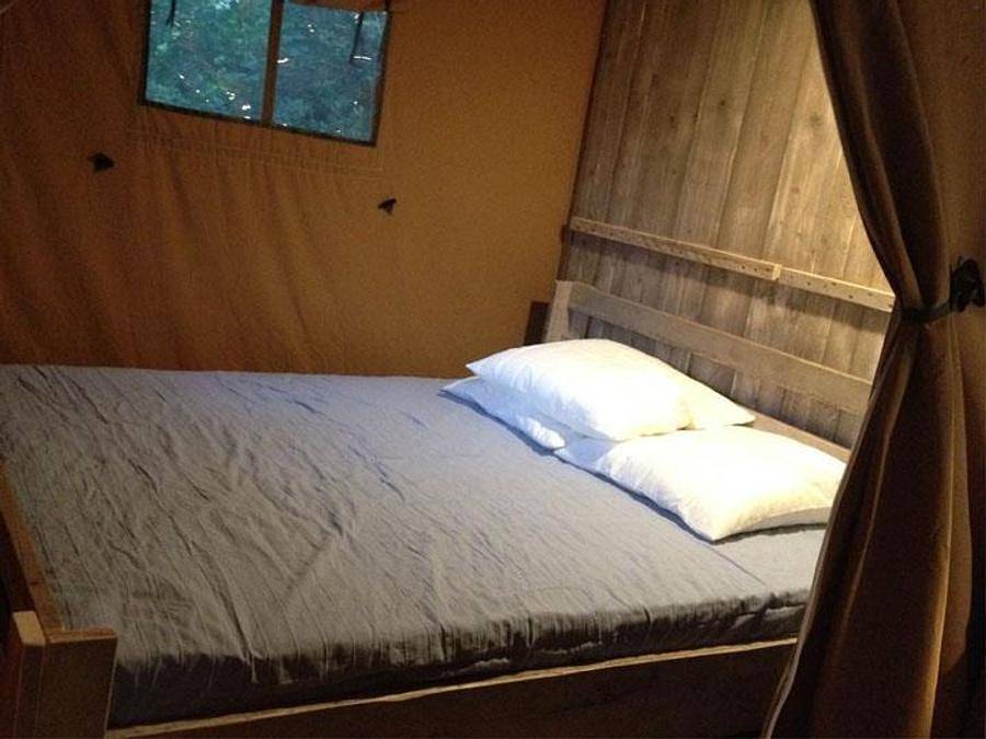 Les Chamberts, Camping & Lodges - Tente en toile et en bois 5 personnes - Tente Lodge Luxe in Piégros-la-Clastre, Région de Die