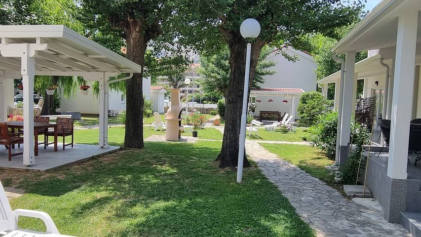 Appartement entier, Appartement de vacances pour 4 personnes avec balcon/terrasse in Vela plaža, Baška