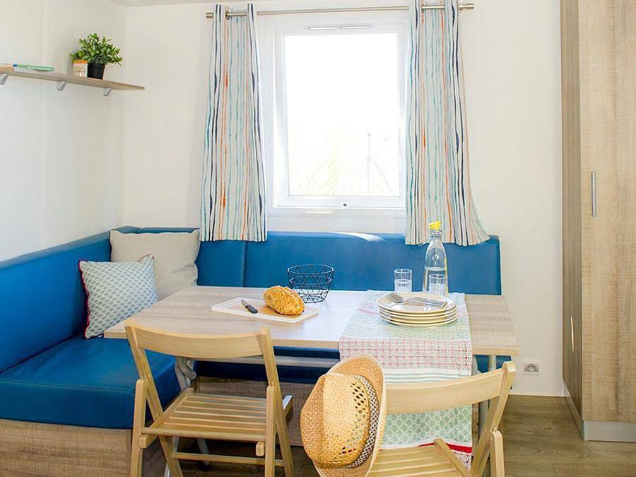 Camping Les Fontaines - Mobilhome 4 personnes - Classic | 2 Ch. | 4 Pers. | Terrasse simple in Ivry-la-Bataille, Région d'Évreux