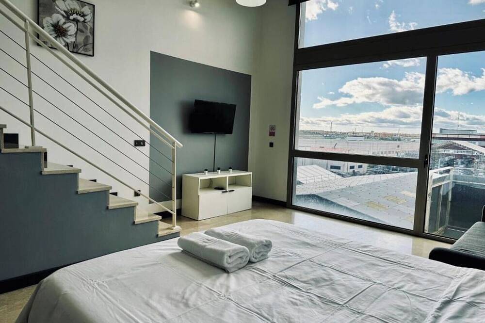 Entire apartment, Loft Ebano with parking by bebalmy in Madrid, Madrid Province