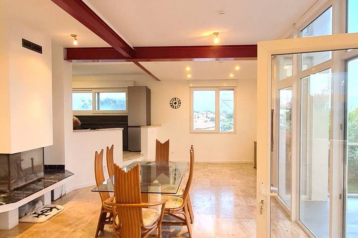 Gîte pour 6 personnes, avec Jardin et Piscine à Saint-Gilles
