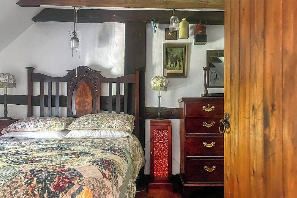 Monthly Tutor's Cottage in Fishguard, Pembrokeshire