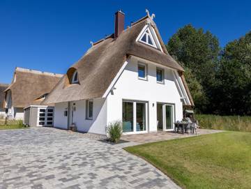Ferienhaus für 8 Personen, mit Ausblick und Garten sowie Sauna in Neubukow-Salzhaff