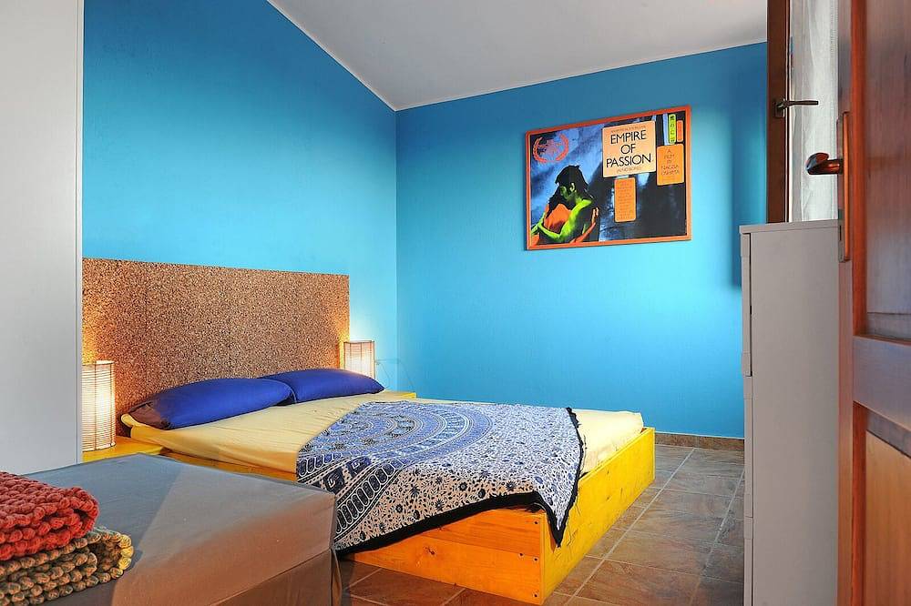 Villino nuovo, vista sul blu dalle rocce rosa. Tra S.Margherita e Chia. in Eden Rock, Cagliari e Dintorni