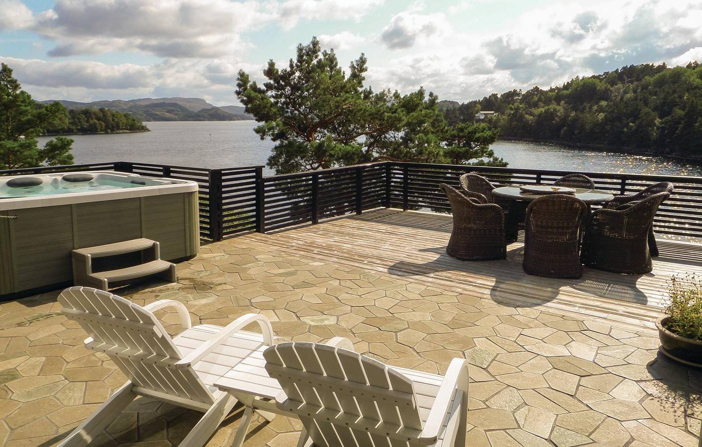 Ferienhaus für 8 Personen mit Terrasse in Sveio