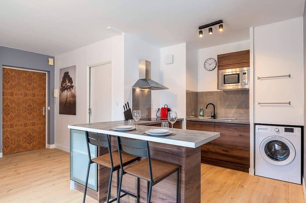 Entire apartment, Functional apartment near the center + parking in La Madeleine, Lille region