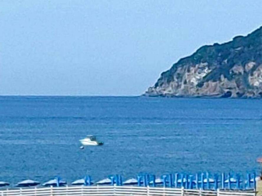 Appartamento intero, Two-Bedroom Apartment with Sea View in Marinella di Sarzana, Sarzana