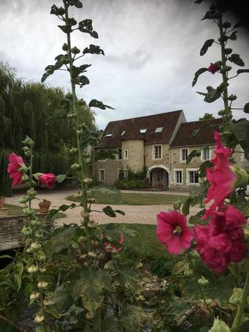 Gîte pour 4 personnes, avec jacuzzi et balcon ainsi que jardin et piscine dans Ernes