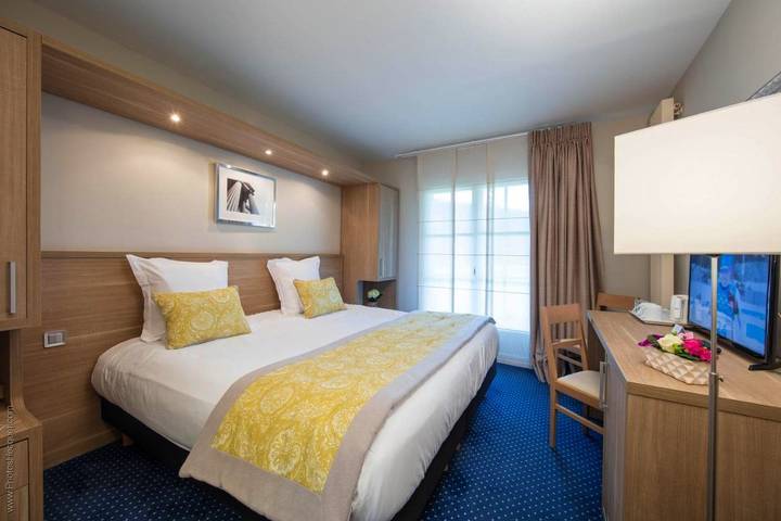 Hôtel pour 2 personnes, avec piscine et jardin à Vendin-le-Vieil - 4