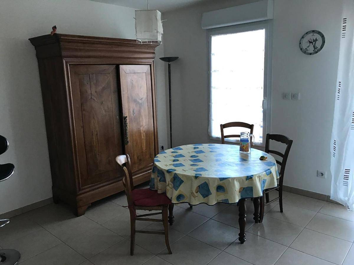 Appartement entier, One-Bedroom Apartment in La Teste-de-Buch, Région d'Arcachon