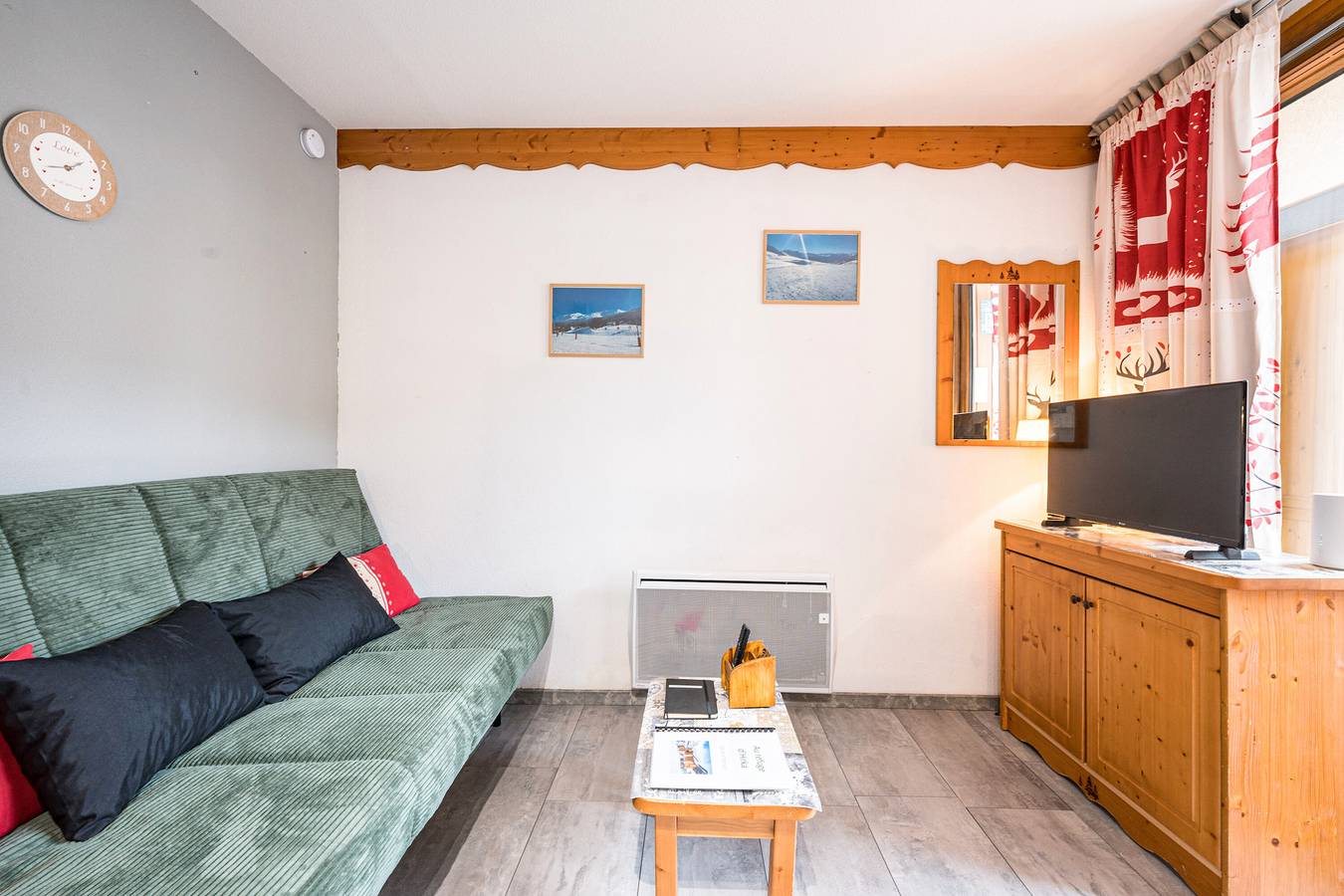 Geheel appartement, Appartement 'Hirka' met Uitzicht op de Bergen, Balkon en Wifi in Termignon, Saint-Jean-de-Maurienne regio