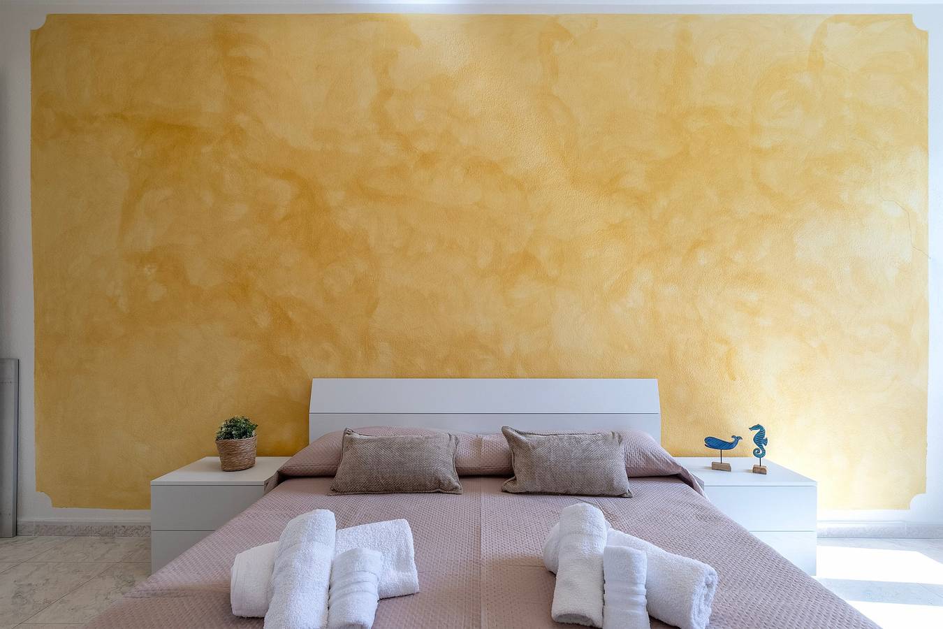 Appartamento intero, Appartamento 'Harmony' con terrazza privata, Wi-Fi e aria condizionata in Nulvi, Provincia di Sassari