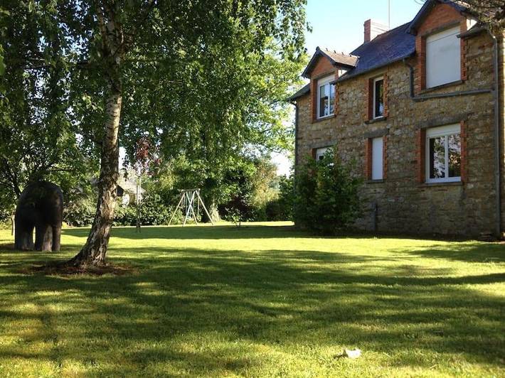 Location de vacances pour 6 personnes, avec jardin dans Les Brulais