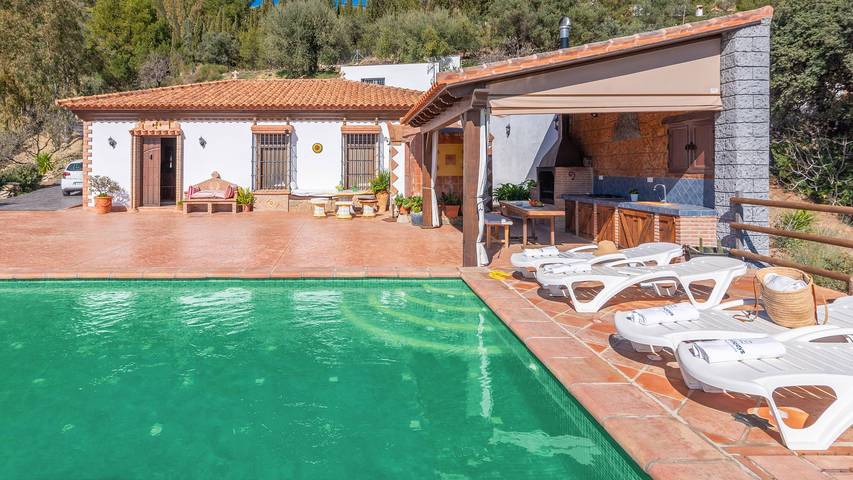 Casa rural para 6 personas, con jacuzzi además de piscina y balcón/terraza en Riogordo - 3