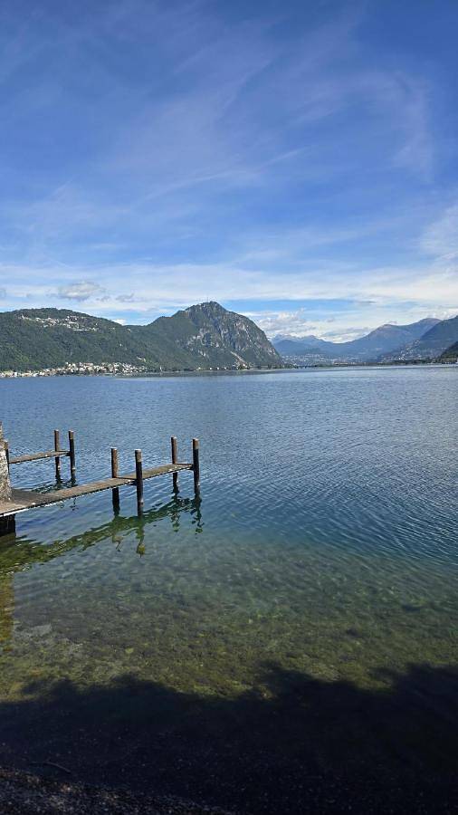 Gîte pour 7 personnes, avec vue sur le lac et balcon ainsi que vue et jardin dans Riva San Vitale