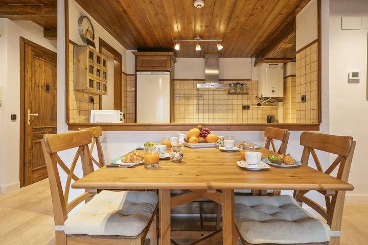 Ganze Wohnung, Luderna - Apto con terraza Cap de la Vila in Vielha, Vielha e Mijaran