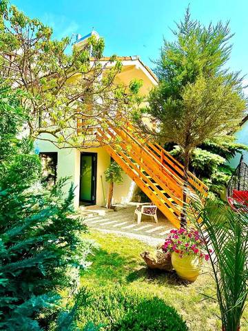 Gîte pour 2 personnes, avec jardin dans Mangalia