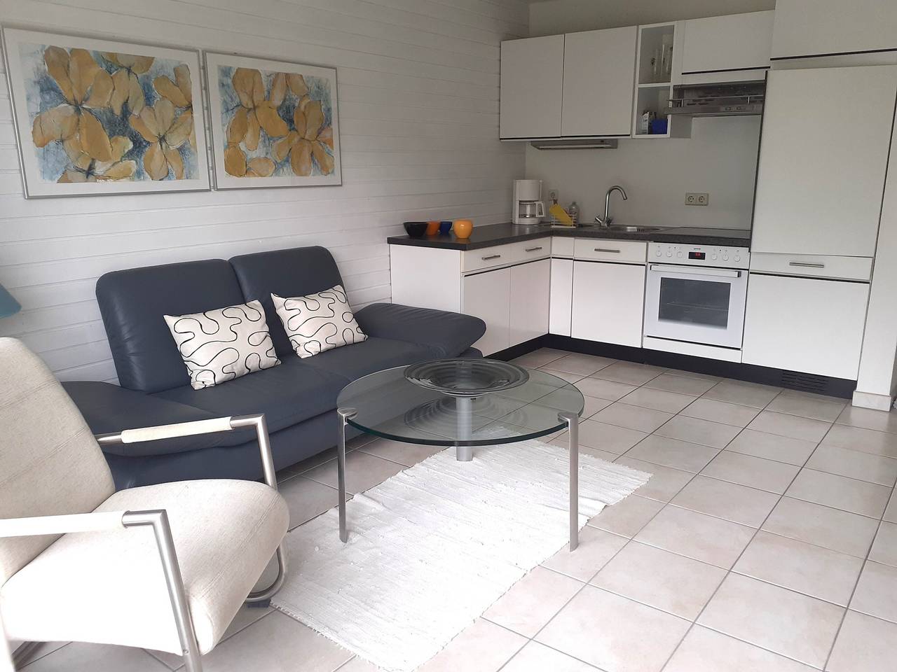 Appartement entier, Appartement de 50 m² avec terrasse privée, jardin et Wi-Fi à Immenstaad am Bodensee in Kippenhausen, Immenstaad am Bodensee