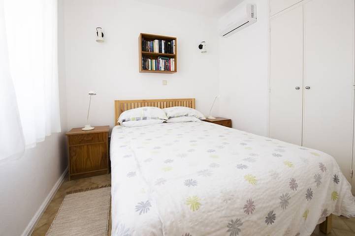 Ganze Wohnung, Casa Valeria Eg direkt am Meer 2 Schlafzimmer Dachterrasse Strand Meerblick in Praia do Burgau, Budens