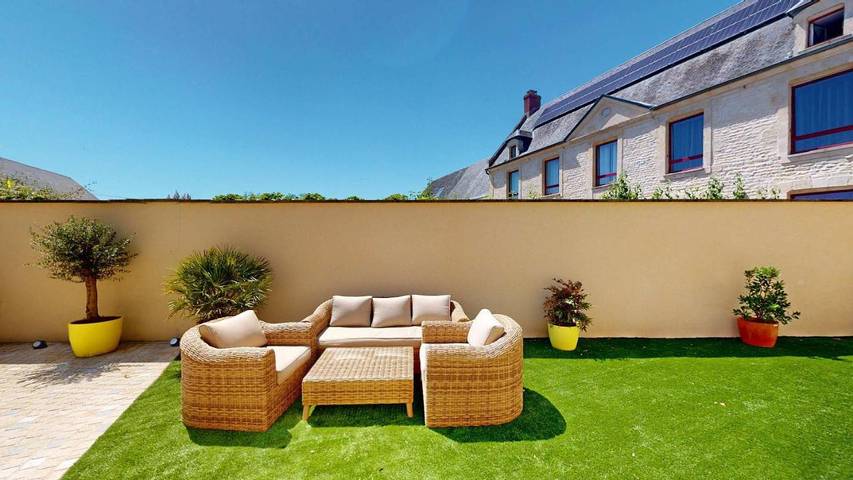 Location de vacances pour 8 personnes, avec terrasse et jardin dans Putot-en-Bessin