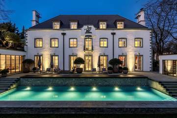 Ferienhaus für 19 Personen, mit Garten und Sauna sowie Ausblick, mit Haustier in München