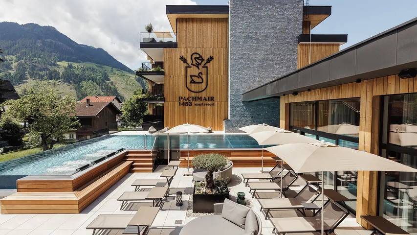 Ferienwohnung für 4 Personen, mit Terrasse und Whirlpool sowie Garten und Sauna