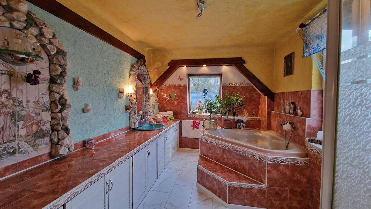 Ganze Wohnung, Apartment Villa Karena mit 2 Schlafzimmern in Zeuthen, Dahme-Seengebiet