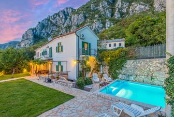 Ferienhaus mit Meerblick für 8 Personen, mit Garten und Balkon in Kvarner Bucht