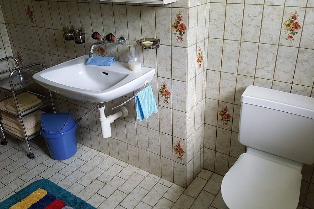 Appartamento intero, Appartamento tranquillo con giardino terrazzato e vista sulle Alpi svizzere in Kriens, Lago dei Quattro Cantoni