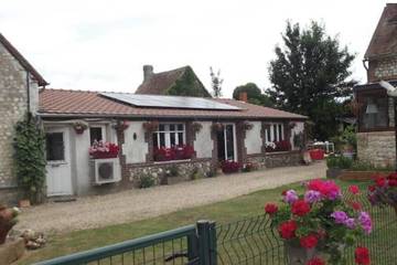 Location de vacances pour 7 personnes, avec jardin et jacuzzi dans Muids