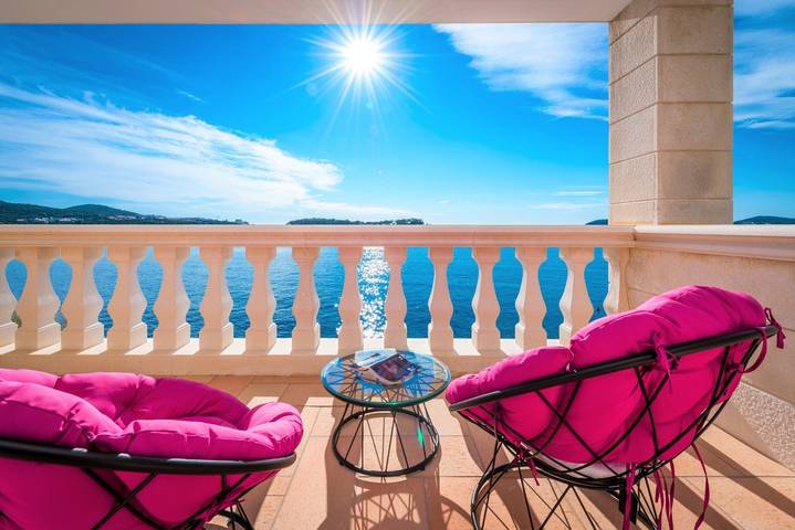 Villa pour 10 personnes, avec jardin ainsi que sauna et vue sur le lac, animaux acceptés à Lozica - 3