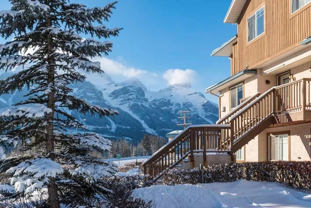 Ganze Wohnung, Brandneu! 2 Side-by-Side-Eigentumswohnungen mit Whirlpool + epische Aussicht + kostenloser Parkpass in Banff-Nationalpark